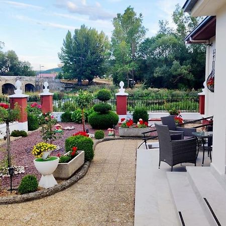 Casa La Riera Vila Salinas De Pisuerga Exterior foto